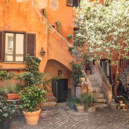 The Red House At Arco Degli Acetari Рим Екстериор снимка