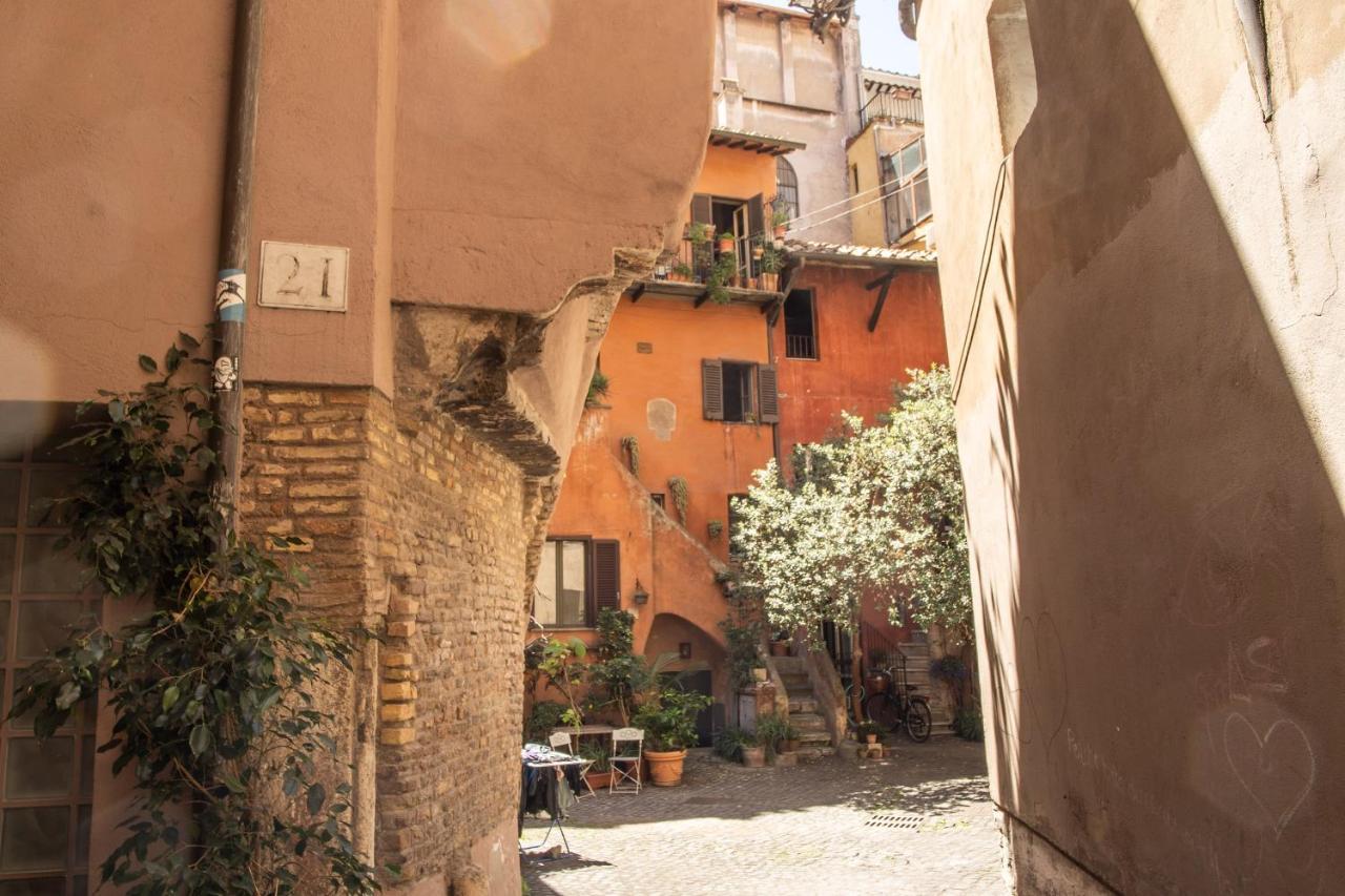 The Red House At Arco Degli Acetari Рим Екстериор снимка